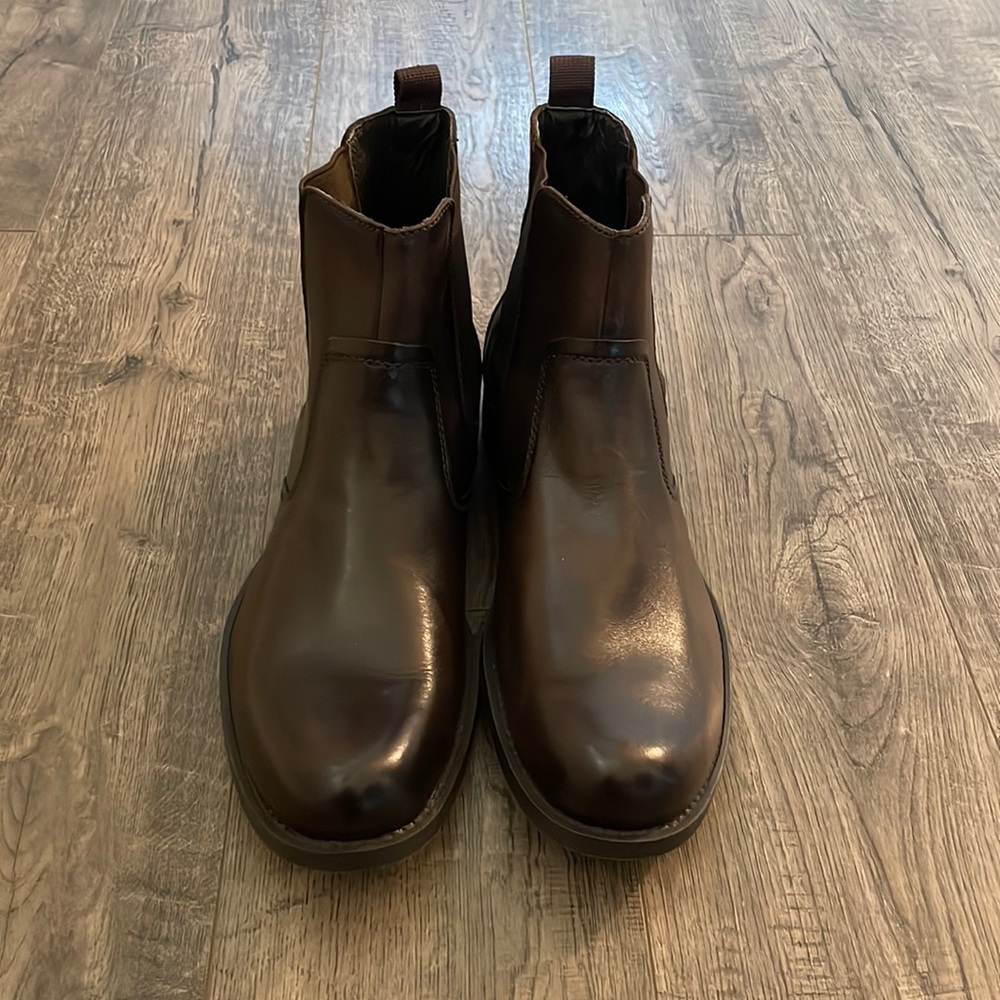 Classic Men's Chelsea Boots - Dark Brown